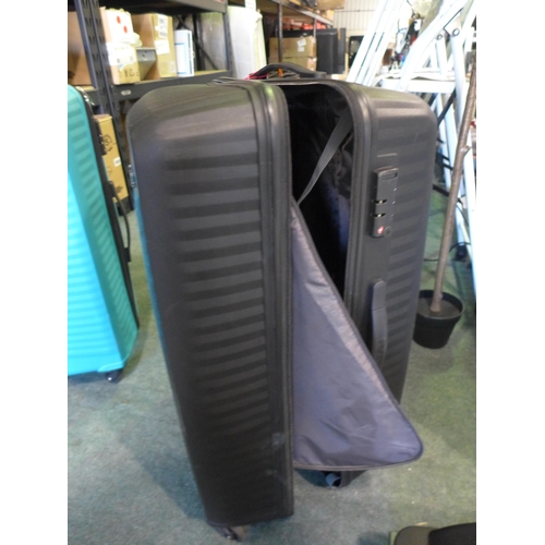 3352 - Two American Tourister Jetdriver Large 79cm Spinner Cases (Damaged)   (313-388)   * This lot is subj... 