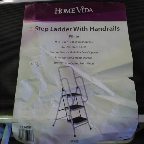 3354 - Home Vida 3 step anti slip lader with handrails