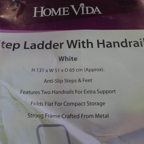 3354 - Home Vida 3 step anti slip lader with handrails