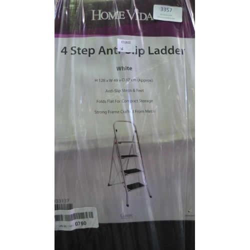 3357 - Home Vida 4 step anti slip ladder