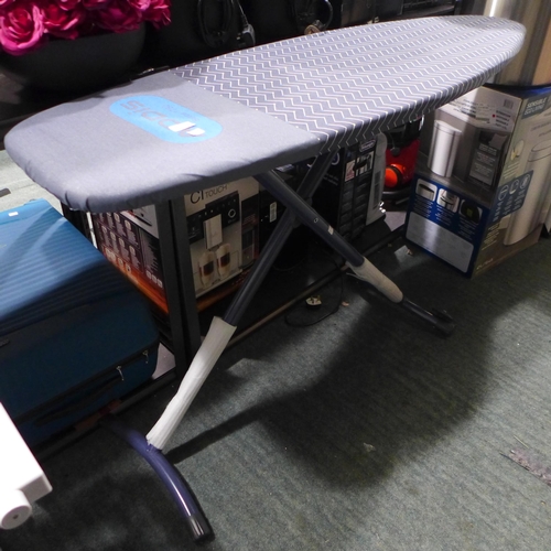 3372 - Addis Ironing Board         (313-506)   * This lot is subject to vat