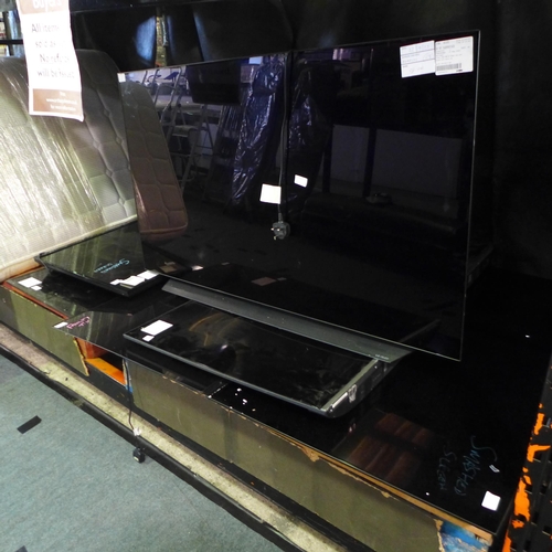 3386 - Quantity of broken TV's incl: LG, Toshiba etc (312-7,12,13,19,27) * This lot is subject to VAT