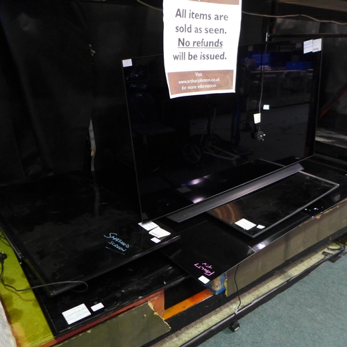 3386 - Quantity of broken TV's incl: LG, Toshiba etc (312-7,12,13,19,27) * This lot is subject to VAT