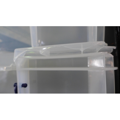 3395 - Three various size plastic storage containers - damaged