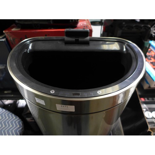 3371 - 47L Eko Semi Round Bin - Damaged Lid  (313-520)   * This lot is subject to vat