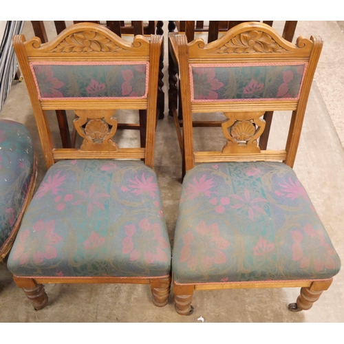 194 - A Victorian oak and fabric  upholstered chaise longue and pair of matching chairs