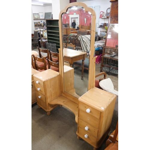 222 - A French pine dressing table