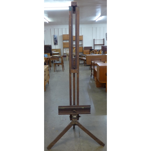 391 - An early 20th Century beech artists easel