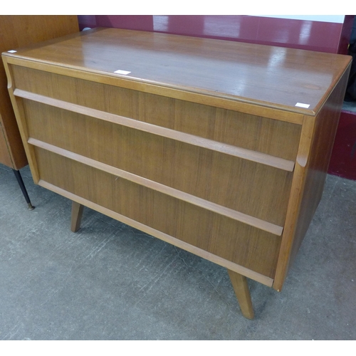 85 - An Avalon Yatton teak chest of drawers