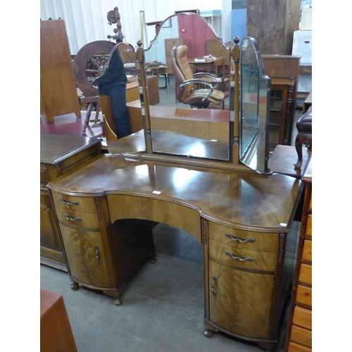 97 - A walnut dressing table