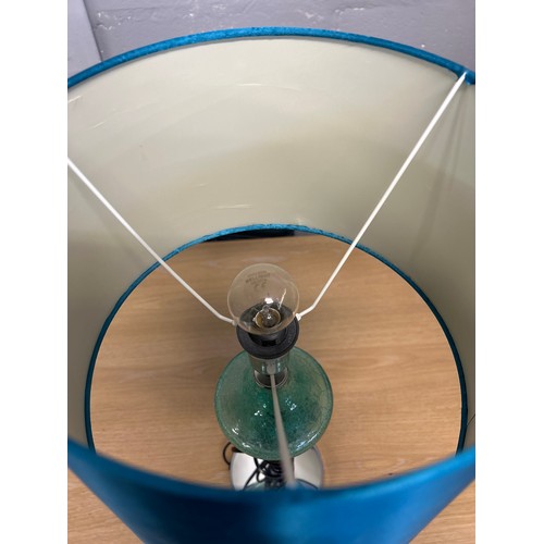 1600A - A pair of teal glass and chrome table lamps