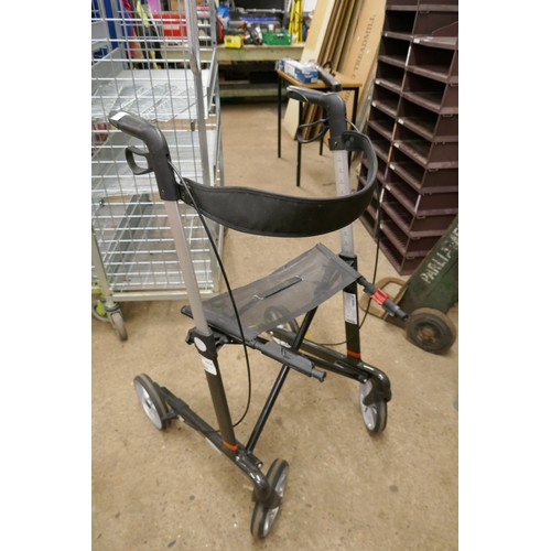 2235 - A Gepard carbon fibre 4-wheel mobility walker