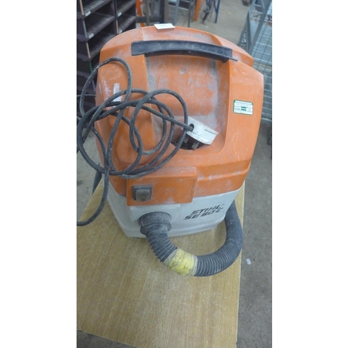 2348 - A Stihl vacuum cleaner 9SE-60C)