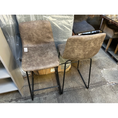1313 - A pair of Hanna light grey bar stools