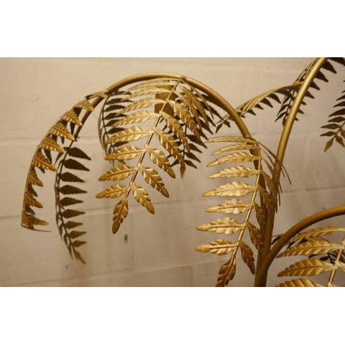 1504 - A gold floor standing fern lamp