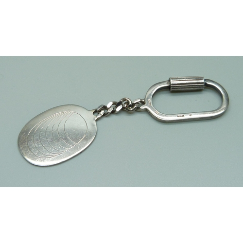 1000 - A silver key ring