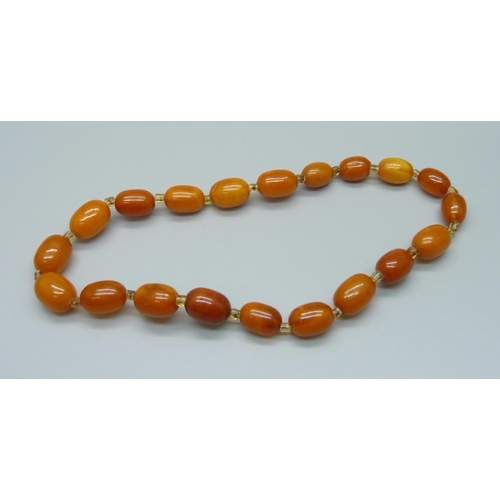 1014 - Butterscotch amber beads, 12.7g, 28cm, (no fastener)