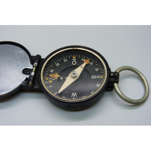 1029 - A German military compass by F.W. Breithaupt & Sohn