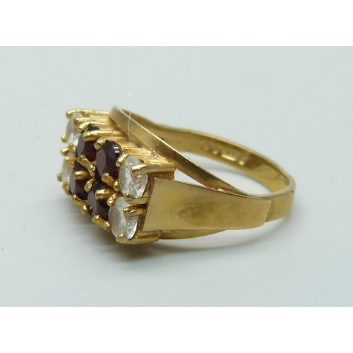 1060 - A 9ct gold ring, 3.3g, J/K