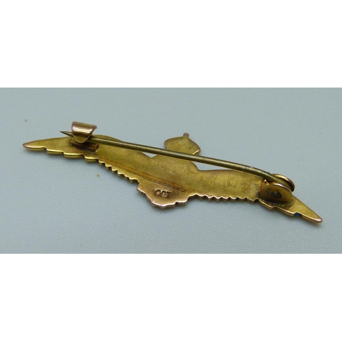 1068 - A 9ct gold and enamelled RAF brooch, enamel a/f, 2g