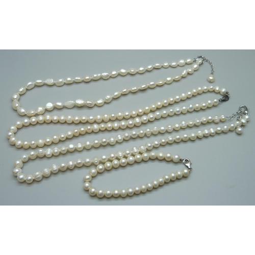 1099 - Three strings of pearls and a pearl bracelet