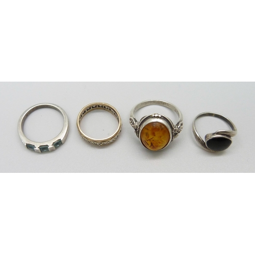 1105 - A 9ct gold and silver ring and three silver rings, J, H, O and Q, (4)