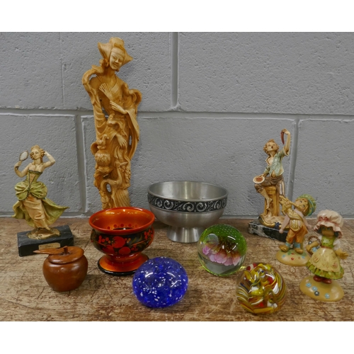 1140 - Three paperweights, resin figures, etc. **PLEASE NOTE THIS LOT IS NOT ELIGIBLE FOR POSTING AND PACKI... 