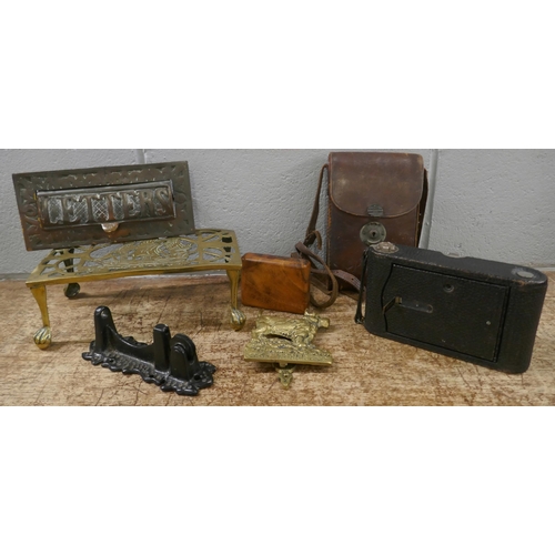 1141 - Assorted metalware, a brass trivet, brass door knocker and letter box, etc. **PLEASE NOTE THIS LOT I... 