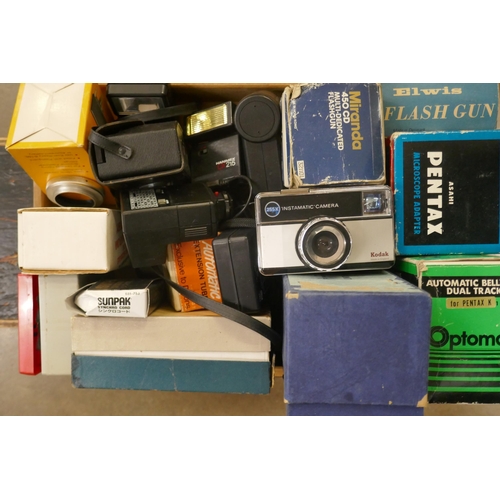 1169 - A box of mixed cameras and a box of mixed cine cameras **PLEASE NOTE THIS LOT IS NOT ELIGIBLE FOR PO... 