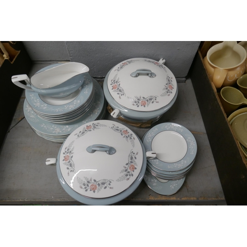 1187 - Royal Worcester Bridal Rose dinnerware, six dinner plates, medium plates, side plates and soup bowls... 