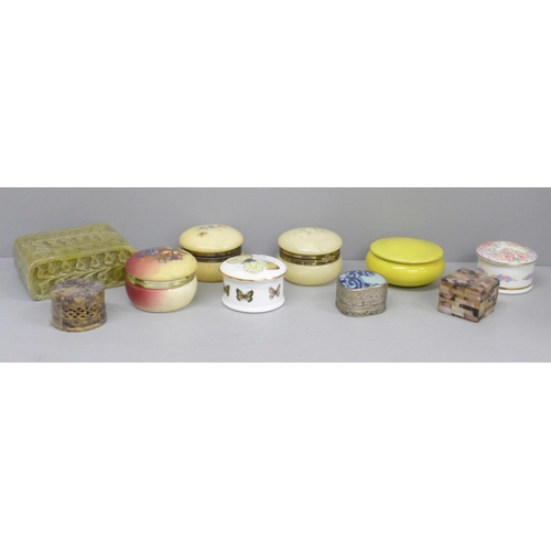 637 - A collection of ten trinket boxes