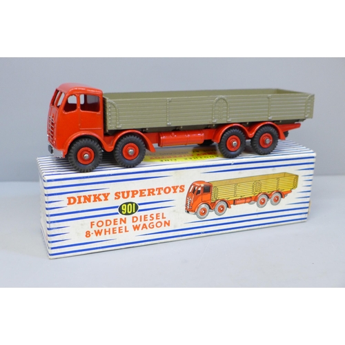 652 - A Dinky Supertoys 901 Foden diesel 8-wheel wagon, boxed