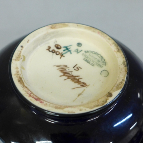 654 - A Moorcroft bowl, 2004, signed, 16cm