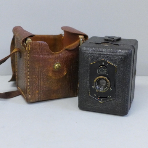 657 - A rare 1930-1934 Zeiss Icon Baby Box Tengor camera, with anastigmatic lens