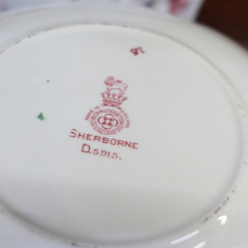 679 - A Royal Doulton Sherbourne part dinner service **PLEASE NOTE THIS LOT IS NOT ELIGIBLE FOR POSTING AN... 