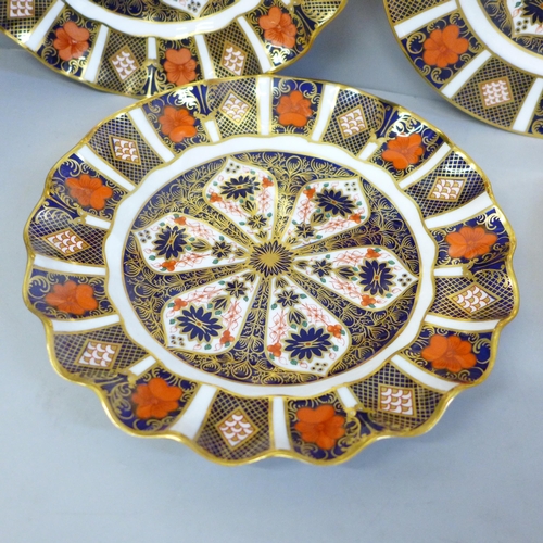 714 - Two Royal Crown Derby way edge plates and three circular plates, three second quality