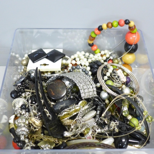 777 - Three boxes of costume jewellery