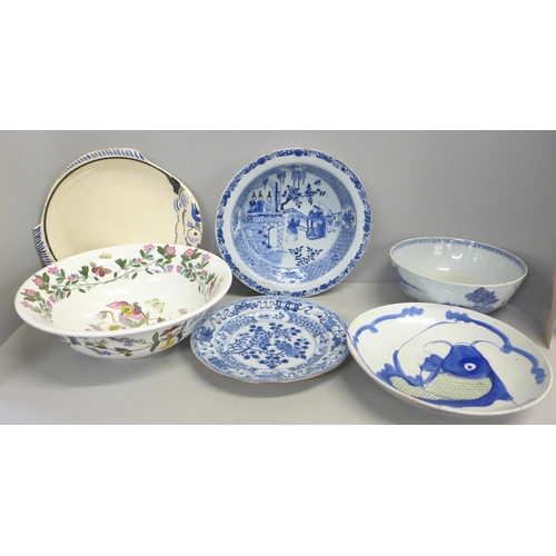 792 - Six items of pottery; four oriental pieces, a/f, a Quimper fish dish and a Portmeirion Botanic Garde... 