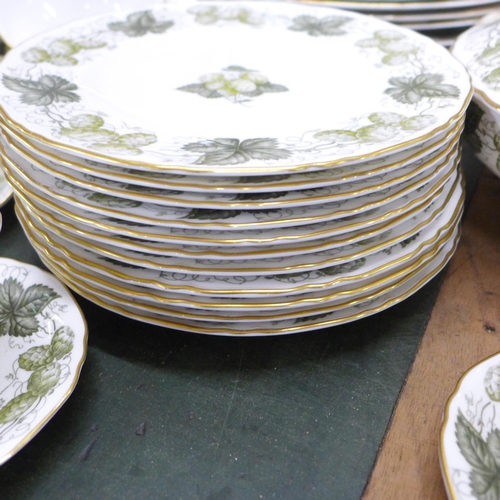 805 - A Royal Worcester Hop pattern dinner service, approximately 47 pieces **PLEASE NOTE THIS LOT IS NOT ... 