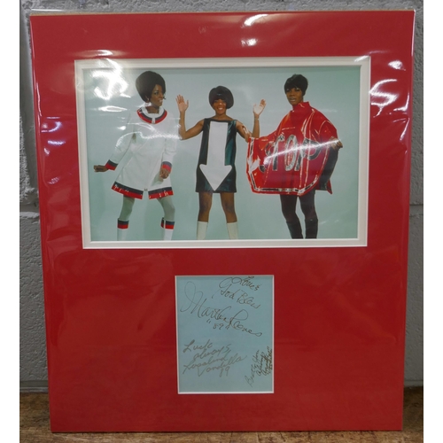 823 - A Martha Reeves and the Vandellas autographed display