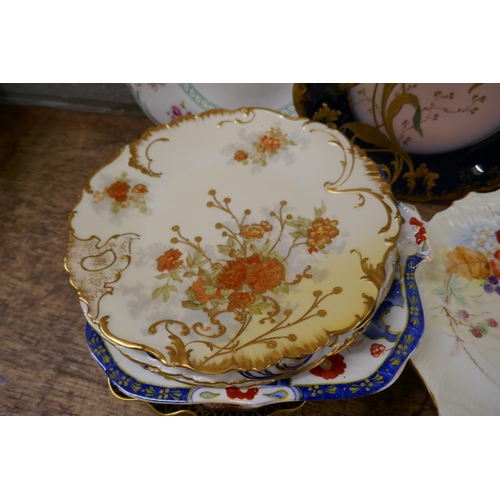 836 - 19th Century and later cabinet plates including Royal Crown Derby **PLEASE NOTE THIS LOT IS NOT ELIG... 