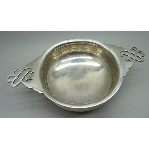 866 - An Asprey silver porringer, signed Asprey, London 1927, 222g