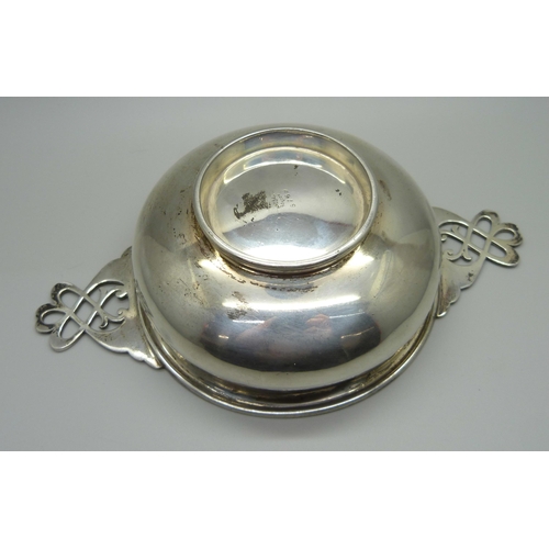 866 - An Asprey silver porringer, signed Asprey, London 1927, 222g