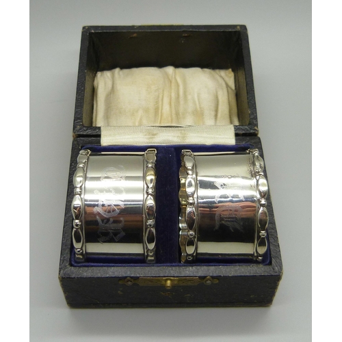 871 - Two silver napkin rings, 34g