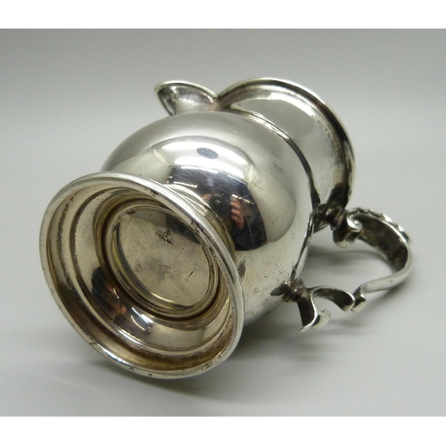 872 - A silver jug, Birmingham 1936, 138g