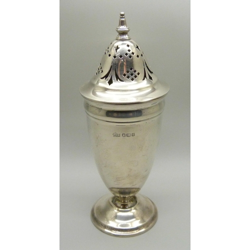 875 - A silver shaker by Mappin & Webb, 132g