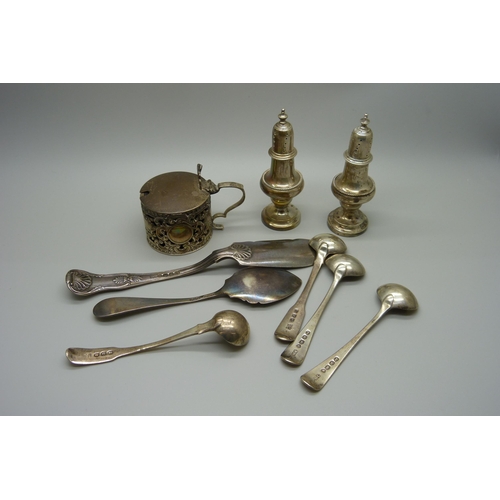 901 - A silver mustard, four silver mustard spoons, two silver servers and a pair of silver peppers, 353g