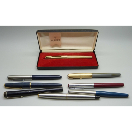 908 - A gold plated Parker fountain pen, cased, a Parker fountain pen with 14k nib, five other Parker foun... 