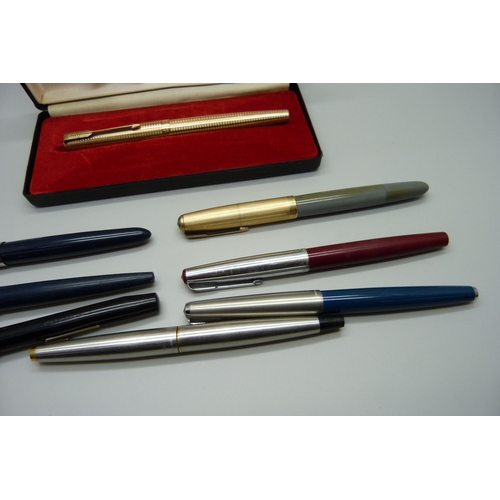 908 - A gold plated Parker fountain pen, cased, a Parker fountain pen with 14k nib, five other Parker foun... 