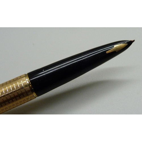 908 - A gold plated Parker fountain pen, cased, a Parker fountain pen with 14k nib, five other Parker foun... 